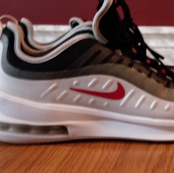 Nike Air Max Axis - Picture 2 of 7